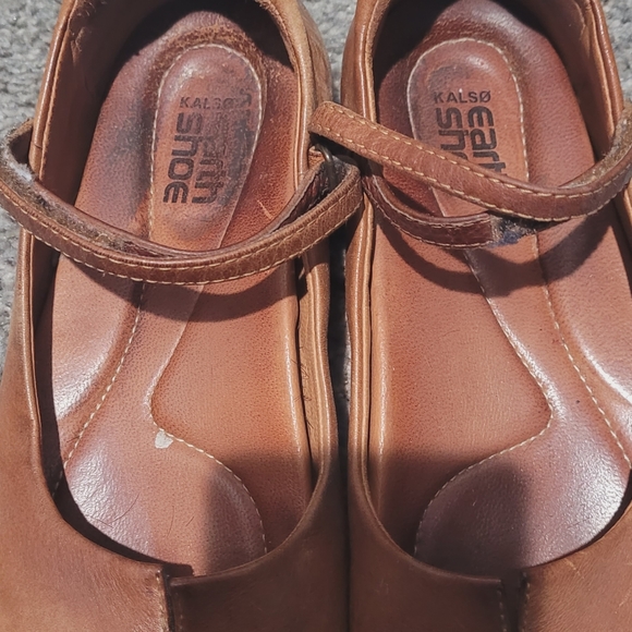 Earth Shoes - Picture 3 of 4